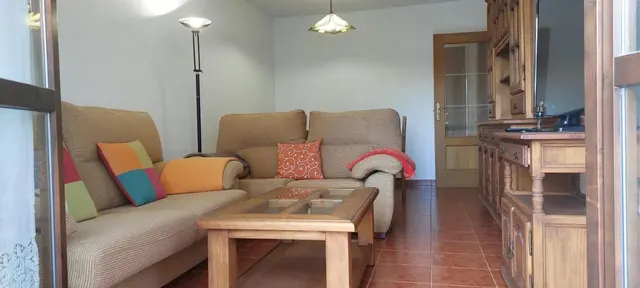 Los sofás del salón y la mesa baja